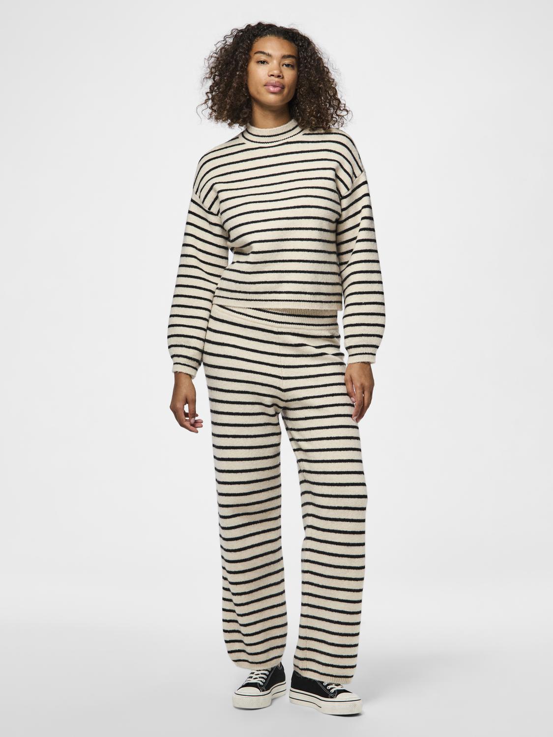 model_shot-front_full